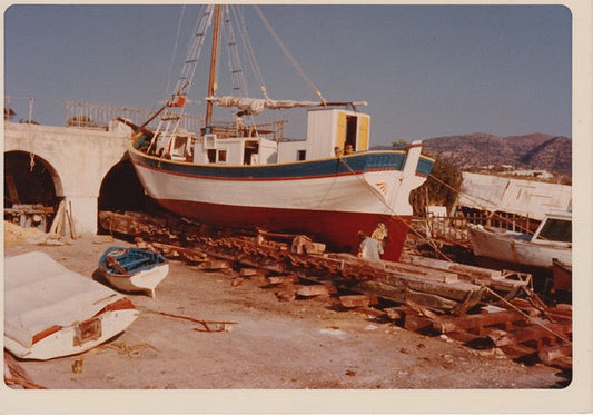 40-foot sponge dragger being hauled out in 1973