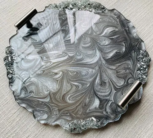 How to Use Mica Powder With Epoxy Resin