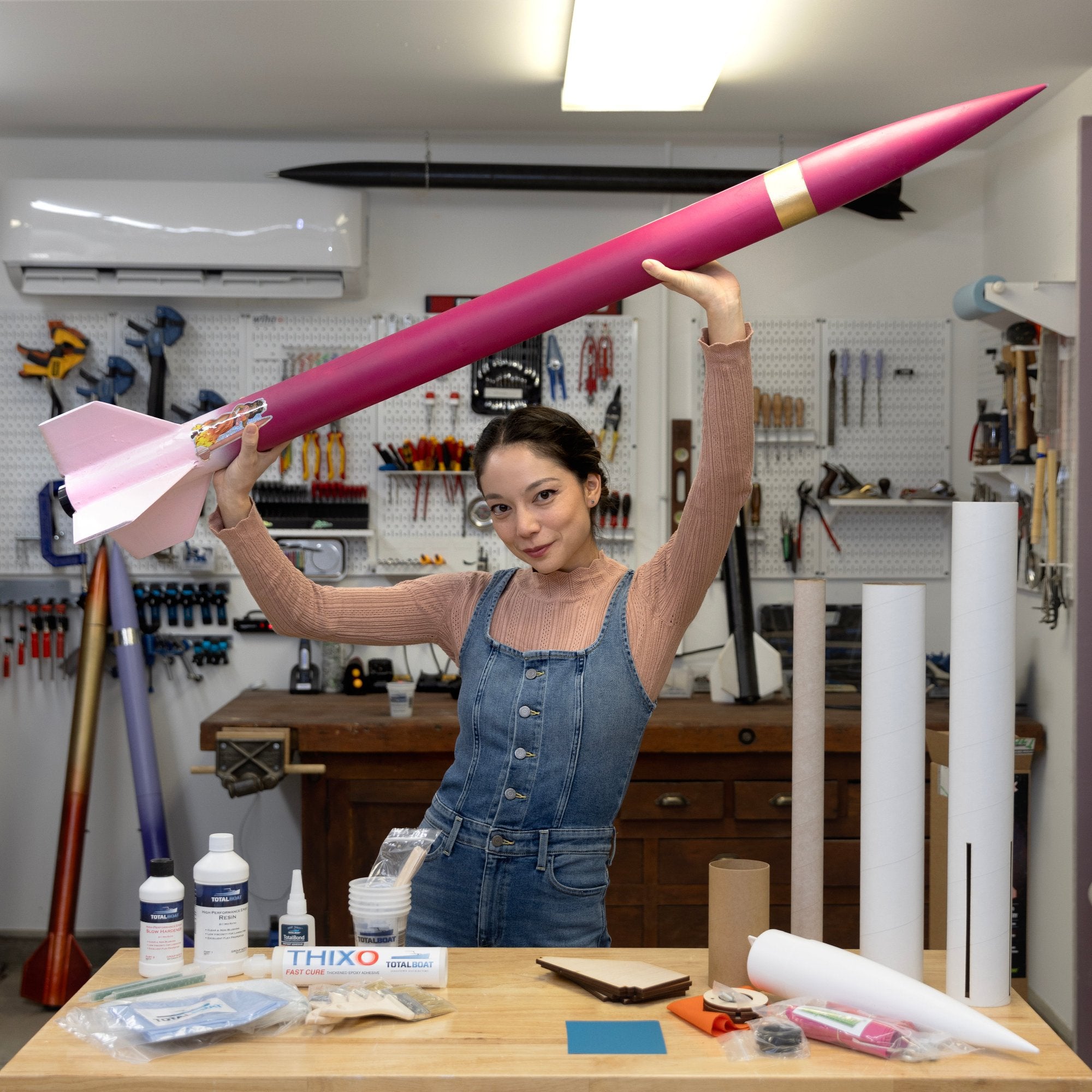 Xyla Foxlin ''Miss Fire'' Rocket Kit - Completed kit