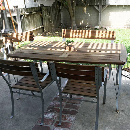 TotalBoat Teak Oil used to finish an outdoor dining set