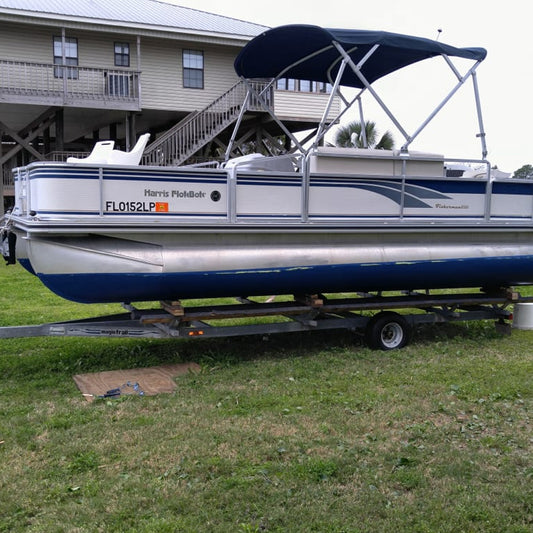 TotalBoat AlumiPaint AF Aluminum Antifouling Paint Blue on an aluminum boat