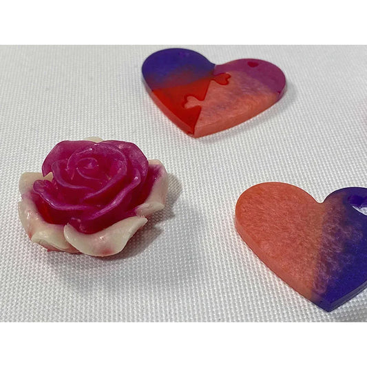 TotalBoat Epoxy Valentine Kit finished hearts and rose